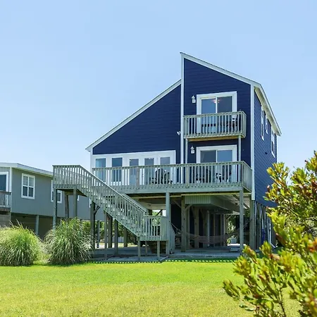 Griffin By Oak Island Accommodations